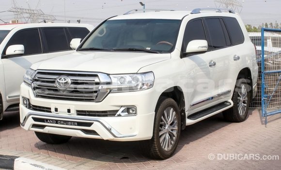 Buy Import Toyota Land Cruiser White Car in Import - Dubai in A'ana Buy Import Toyota Land Cruiser White Car in Import - Dubai in A'ana