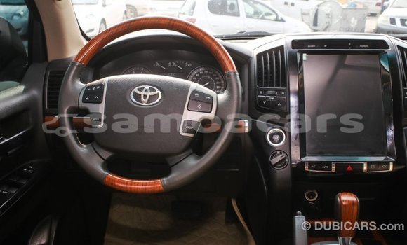 Buy Import Toyota Land Cruiser White Car in Import - Dubai in A'ana Buy Import Toyota Land Cruiser White Car in Import - Dubai in A'ana