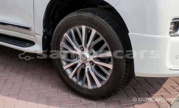 Buy Import Toyota Land Cruiser White Car in Import - Dubai in A'ana Buy Import Toyota Land Cruiser White Car in Import - Dubai in A'ana