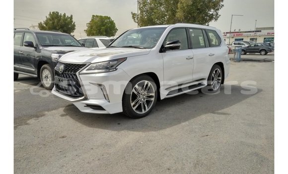 Acheter Import Voiture Lexus LX Blanc à Import - Dubai, A'ana Acheter Import Voiture Lexus LX Blanc à Import - Dubai, A'ana
