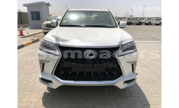 Acheter Import Voiture Lexus LX Blanc à Import - Dubai, A'ana Acheter Import Voiture Lexus LX Blanc à Import - Dubai, A'ana