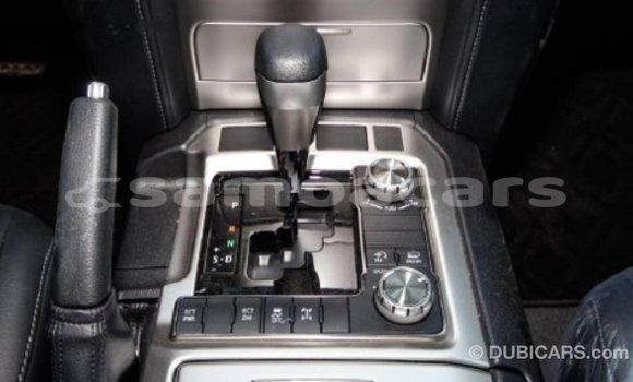 Buy Import Toyota Land Cruiser White Car in Import - Dubai in A'ana Buy Import Toyota Land Cruiser White Car in Import - Dubai in A'ana