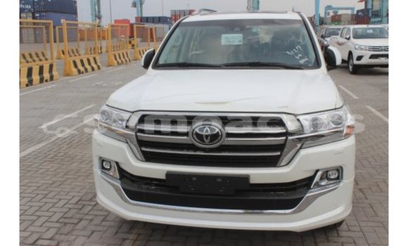 Buy Import Toyota Land Cruiser White Car in Import - Dubai in A'ana Buy Import Toyota Land Cruiser White Car in Import - Dubai in A'ana