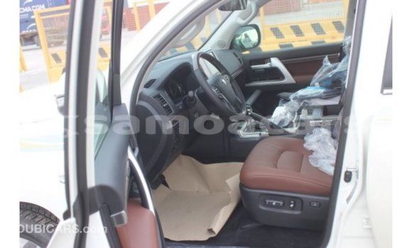 Buy Import Toyota Land Cruiser White Car in Import - Dubai in A'ana Buy Import Toyota Land Cruiser White Car in Import - Dubai in A'ana