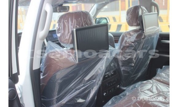 Buy Import Toyota Land Cruiser White Car in Import - Dubai in A'ana Buy Import Toyota Land Cruiser White Car in Import - Dubai in A'ana