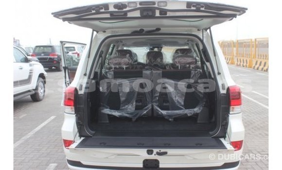 Buy Import Toyota Land Cruiser White Car in Import - Dubai in A'ana Buy Import Toyota Land Cruiser White Car in Import - Dubai in A'ana