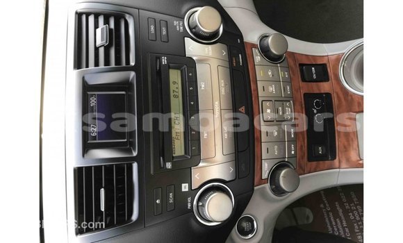 Acheter Import Voiture Toyota Highlander Noir à Import - Dubai, A'ana Acheter Import Voiture Toyota Highlander Noir à Import - Dubai, A'ana