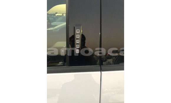 Buy Import Ford V8 White Car in Import - Dubai in A'ana Buy Import Ford V8 White Car in Import - Dubai in A'ana