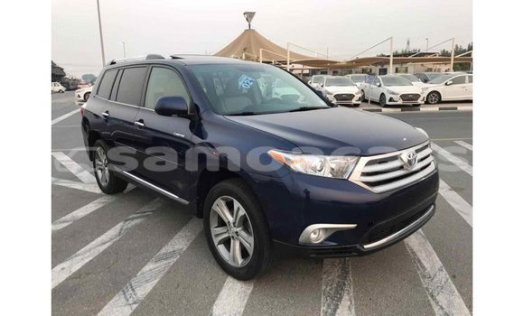 Acheter Import Voiture Toyota Highlander Bleu à Import - Dubai, A'ana Acheter Import Voiture Toyota Highlander Bleu à Import - Dubai, A'ana