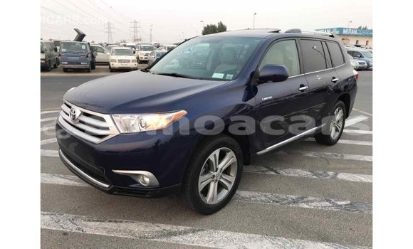 Acheter Import Voiture Toyota Highlander Bleu à Import - Dubai, A'ana Acheter Import Voiture Toyota Highlander Bleu à Import - Dubai, A'ana