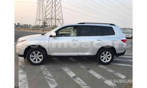 Acheter Import Voiture Toyota Highlander Autre à Import - Dubai, A'ana Acheter Import Voiture Toyota Highlander Autre à Import - Dubai, A'ana