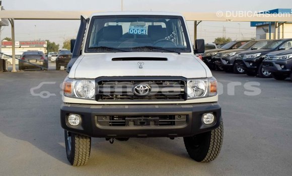 Acheter Import Voiture Toyota Land Cruiser Beige à Import - Dubai, A'ana Acheter Import Voiture Toyota Land Cruiser Beige à Import - Dubai, A'ana