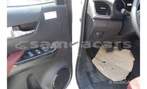 Acheter Import Voiture Toyota Hilux Blanc à Import - Dubai, A'ana Acheter Import Voiture Toyota Hilux Blanc à Import - Dubai, A'ana