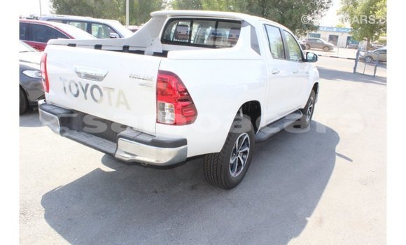 Acheter Import Voiture Toyota Hilux Blanc à Import - Dubai, A'ana Acheter Import Voiture Toyota Hilux Blanc à Import - Dubai, A'ana