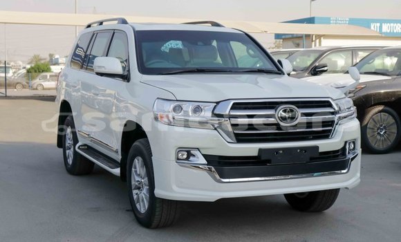 Buy Import Toyota Land Cruiser White Car in Import - Dubai in A'ana Buy Import Toyota Land Cruiser White Car in Import - Dubai in A'ana