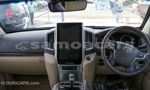 Buy Import Toyota Land Cruiser White Car in Import - Dubai in A'ana Buy Import Toyota Land Cruiser White Car in Import - Dubai in A'ana