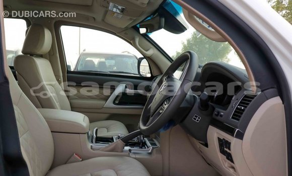Buy Import Toyota Land Cruiser White Car in Import - Dubai in A'ana Buy Import Toyota Land Cruiser White Car in Import - Dubai in A'ana