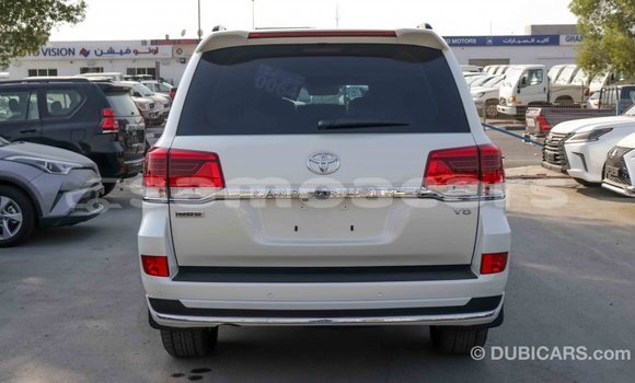 Buy Import Toyota Land Cruiser White Car in Import - Dubai in A'ana Buy Import Toyota Land Cruiser White Car in Import - Dubai in A'ana