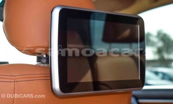 Acheter Import Voiture Toyota Land Cruiser Blanc à Import - Dubai, A'ana Acheter Import Voiture Toyota Land Cruiser Blanc à Import - Dubai, A'ana