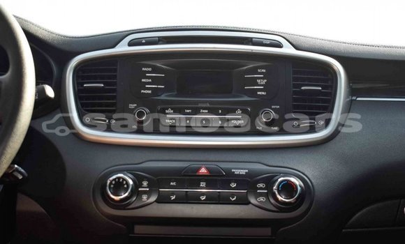 Acheter Import Voiture Kia Sorento Noir à Import - Dubai, A'ana Acheter Import Voiture Kia Sorento Noir à Import - Dubai, A'ana