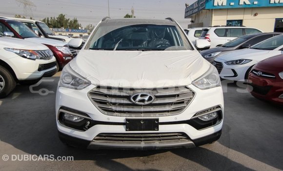Acheter Import Voiture Hyundai Santa Fe Blanc à Import - Dubai, A'ana Acheter Import Voiture Hyundai Santa Fe Blanc à Import - Dubai, A'ana
