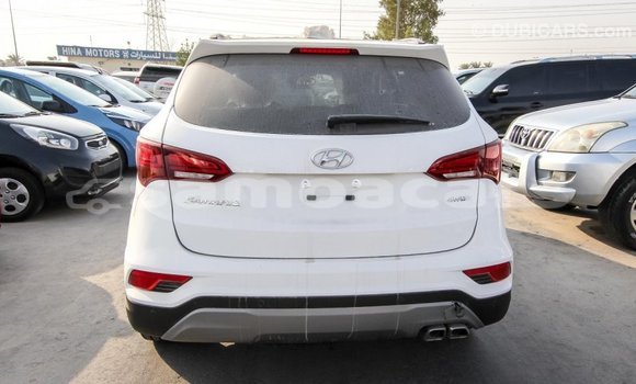 Acheter Import Voiture Hyundai Santa Fe Blanc à Import - Dubai, A'ana Acheter Import Voiture Hyundai Santa Fe Blanc à Import - Dubai, A'ana