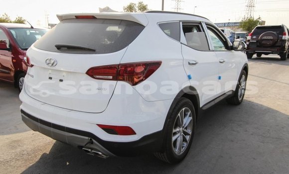 Acheter Import Voiture Hyundai Santa Fe Blanc à Import - Dubai, A'ana Acheter Import Voiture Hyundai Santa Fe Blanc à Import - Dubai, A'ana