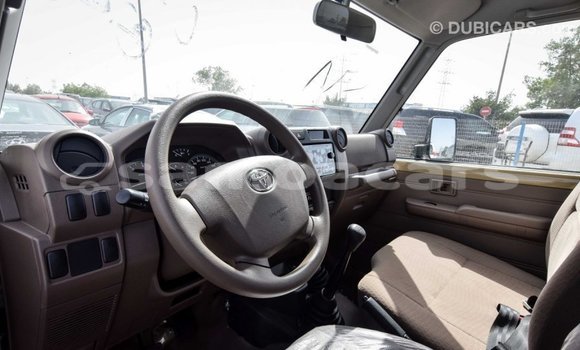 Buy Import Toyota Land Cruiser Beige Car in Import - Dubai in A'ana Buy Import Toyota Land Cruiser Beige Car in Import - Dubai in A'ana