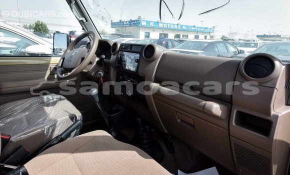 Buy Import Toyota Land Cruiser Beige Car in Import - Dubai in A'ana Buy Import Toyota Land Cruiser Beige Car in Import - Dubai in A'ana
