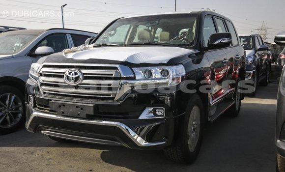 Acheter Import Voiture Toyota Land Cruiser Noir à Import - Dubai, A'ana Acheter Import Voiture Toyota Land Cruiser Noir à Import - Dubai, A'ana