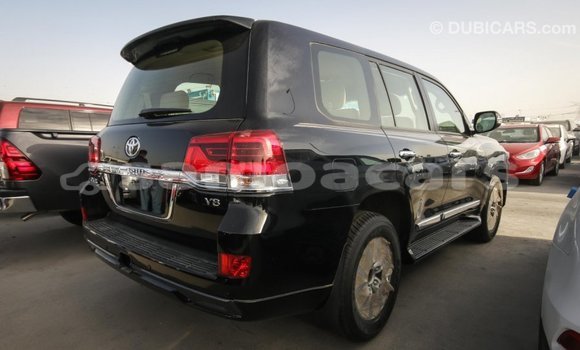 Acheter Import Voiture Toyota Land Cruiser Noir à Import - Dubai, A'ana Acheter Import Voiture Toyota Land Cruiser Noir à Import - Dubai, A'ana
