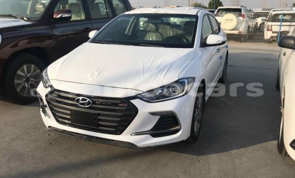 Acheter Import Voiture Hyundai Elantra Blanc à Import - Dubai, A'ana Acheter Import Voiture Hyundai Elantra Blanc à Import - Dubai, A'ana