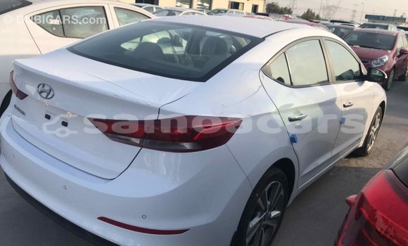Acheter Import Voiture Hyundai Elantra Blanc à Import - Dubai, A'ana Acheter Import Voiture Hyundai Elantra Blanc à Import - Dubai, A'ana