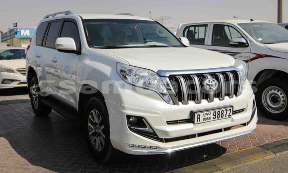 Acheter Import Voiture Toyota Prado Blanc à Import - Dubai, A'ana Acheter Import Voiture Toyota Prado Blanc à Import - Dubai, A'ana