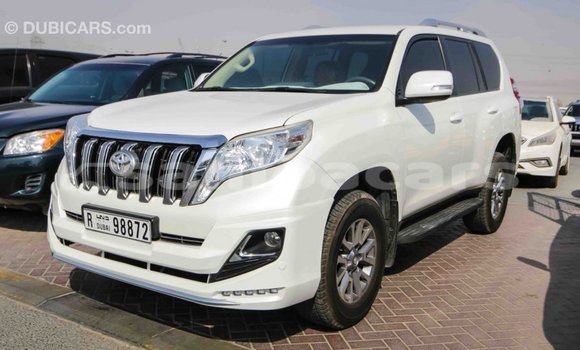 Acheter Import Voiture Toyota Prado Blanc à Import - Dubai, A'ana Acheter Import Voiture Toyota Prado Blanc à Import - Dubai, A'ana