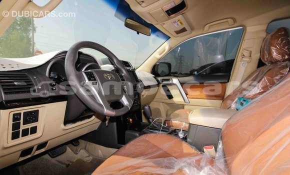 Acheter Import Voiture Toyota Prado Blanc à Import - Dubai, A'ana Acheter Import Voiture Toyota Prado Blanc à Import - Dubai, A'ana