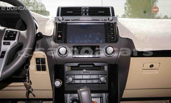 Acheter Import Voiture Toyota Prado Blanc à Import - Dubai, A'ana Acheter Import Voiture Toyota Prado Blanc à Import - Dubai, A'ana