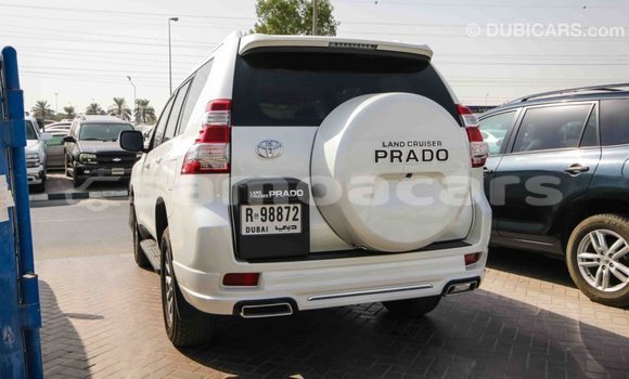 Acheter Import Voiture Toyota Prado Blanc à Import - Dubai, A'ana Acheter Import Voiture Toyota Prado Blanc à Import - Dubai, A'ana