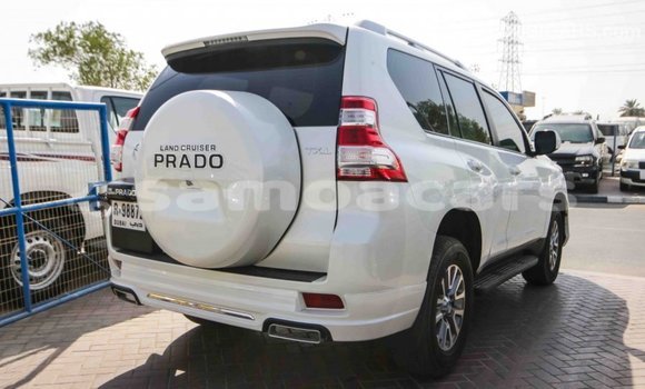Acheter Import Voiture Toyota Prado Blanc à Import - Dubai, A'ana Acheter Import Voiture Toyota Prado Blanc à Import - Dubai, A'ana