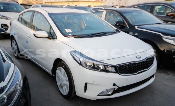 Acheter Import Voiture Kia Cerato Blanc à Import - Dubai, A'ana Acheter Import Voiture Kia Cerato Blanc à Import - Dubai, A'ana