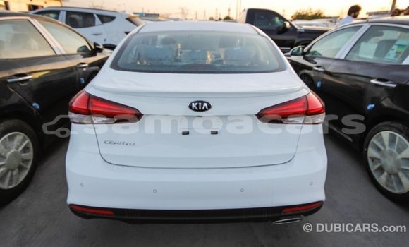 Acheter Import Voiture Kia Cerato Blanc à Import - Dubai, A'ana Acheter Import Voiture Kia Cerato Blanc à Import - Dubai, A'ana