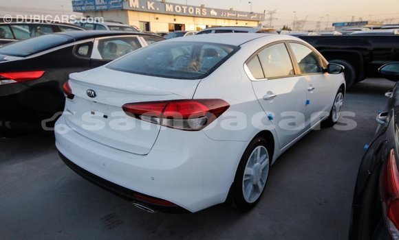 Acheter Import Voiture Kia Cerato Blanc à Import - Dubai, A'ana Acheter Import Voiture Kia Cerato Blanc à Import - Dubai, A'ana