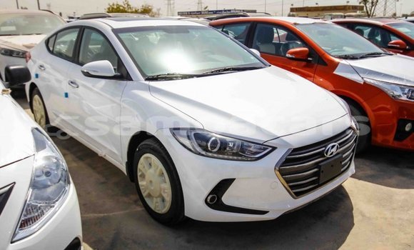 Acheter Import Voiture Hyundai Elantra Blanc à Import - Dubai, A'ana Acheter Import Voiture Hyundai Elantra Blanc à Import - Dubai, A'ana