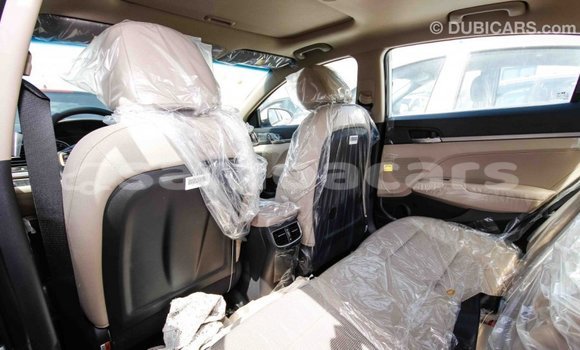 Acheter Import Voiture Hyundai Elantra Blanc à Import - Dubai, A'ana Acheter Import Voiture Hyundai Elantra Blanc à Import - Dubai, A'ana