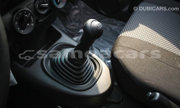 Acheter Import Voiture Toyota Hilux Noir à Import - Dubai, A'ana Acheter Import Voiture Toyota Hilux Noir à Import - Dubai, A'ana