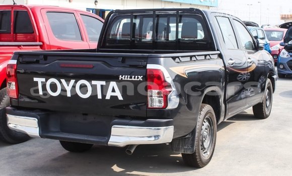 Acheter Import Voiture Toyota Hilux Noir à Import - Dubai, A'ana Acheter Import Voiture Toyota Hilux Noir à Import - Dubai, A'ana