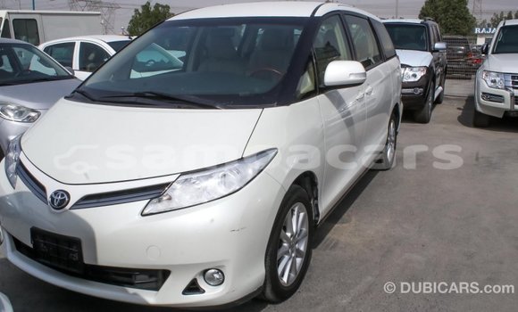Buy Import Toyota Previa White Car in Import - Dubai in A'ana Buy Import Toyota Previa White Car in Import - Dubai in A'ana