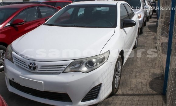 Acheter Import Voiture Toyota Camry Blanc à Import - Dubai, A'ana Acheter Import Voiture Toyota Camry Blanc à Import - Dubai, A'ana