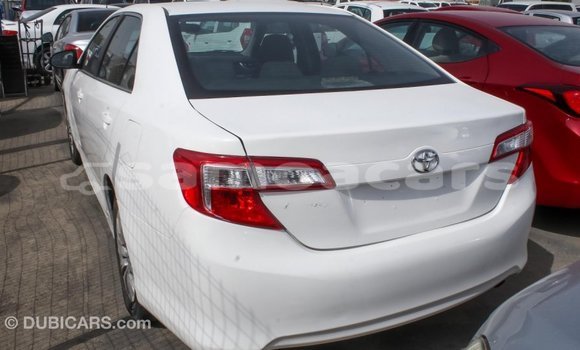Acheter Import Voiture Toyota Camry Blanc à Import - Dubai, A'ana Acheter Import Voiture Toyota Camry Blanc à Import - Dubai, A'ana