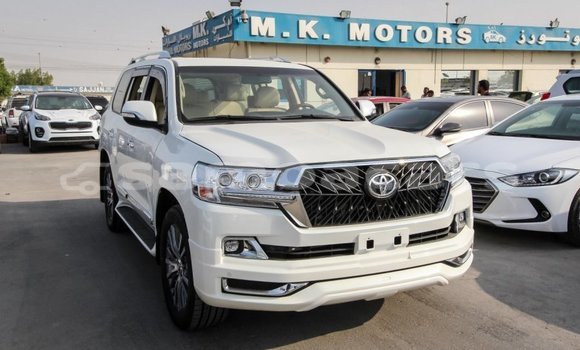 Buy Import Toyota Land Cruiser White Car in Import - Dubai in A'ana Buy Import Toyota Land Cruiser White Car in Import - Dubai in A'ana